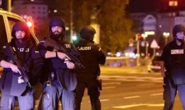 旅行者的新衣服爆料视频,新衣穿搭背后的时尚秘密